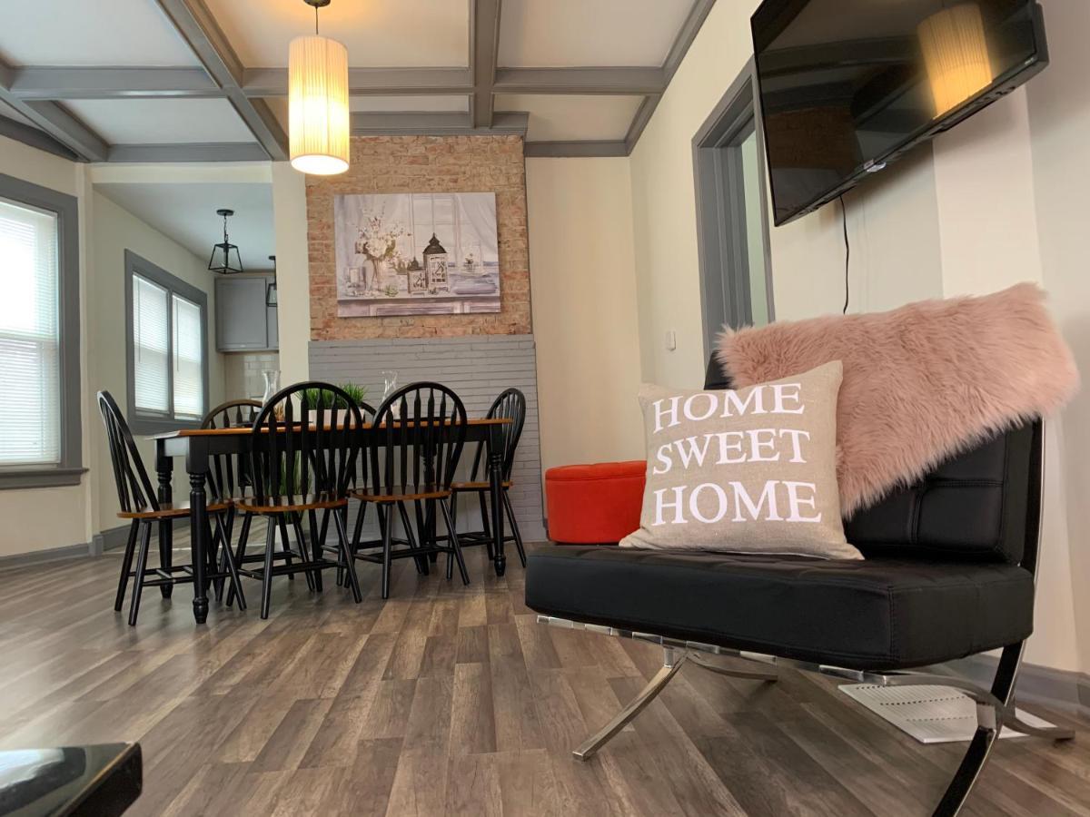 Hébergement de vacances Huge 6Br Home , Modern & Convenient *