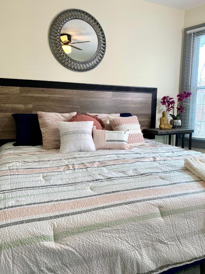 Huge 6Br Home , Modern & Convenient