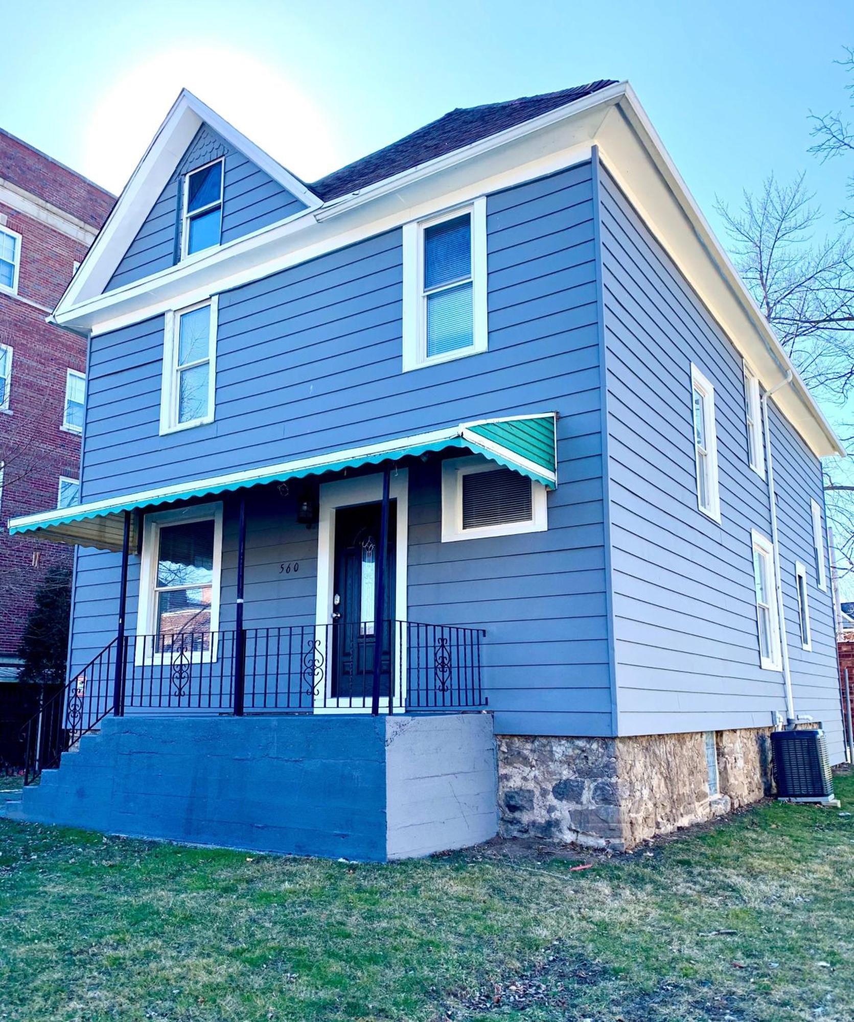 Huge 6Br Home , Modern & Convenient Hébergement de vacances