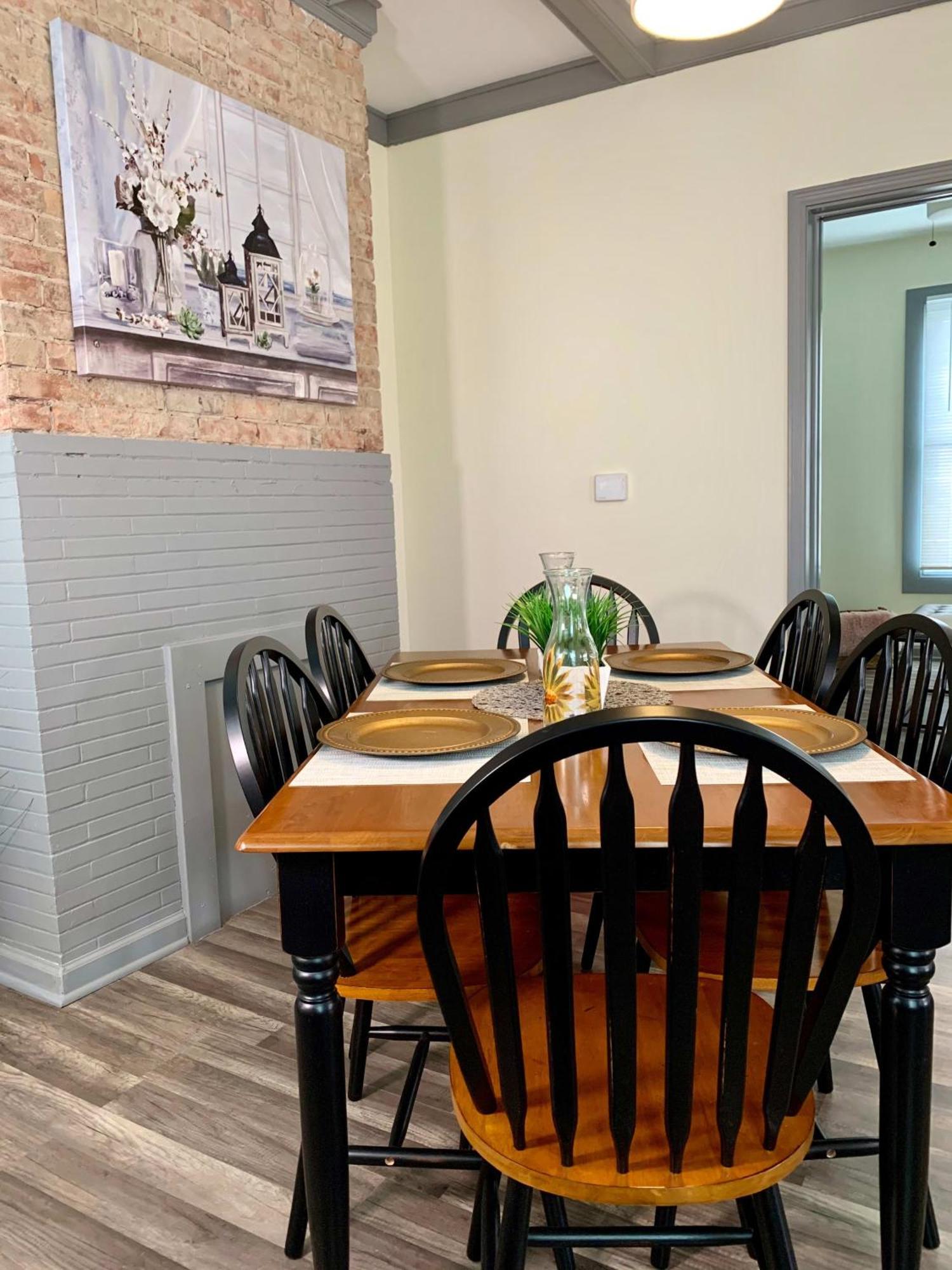 Huge 6Br Home , Modern & Convenient Hébergement de vacances *