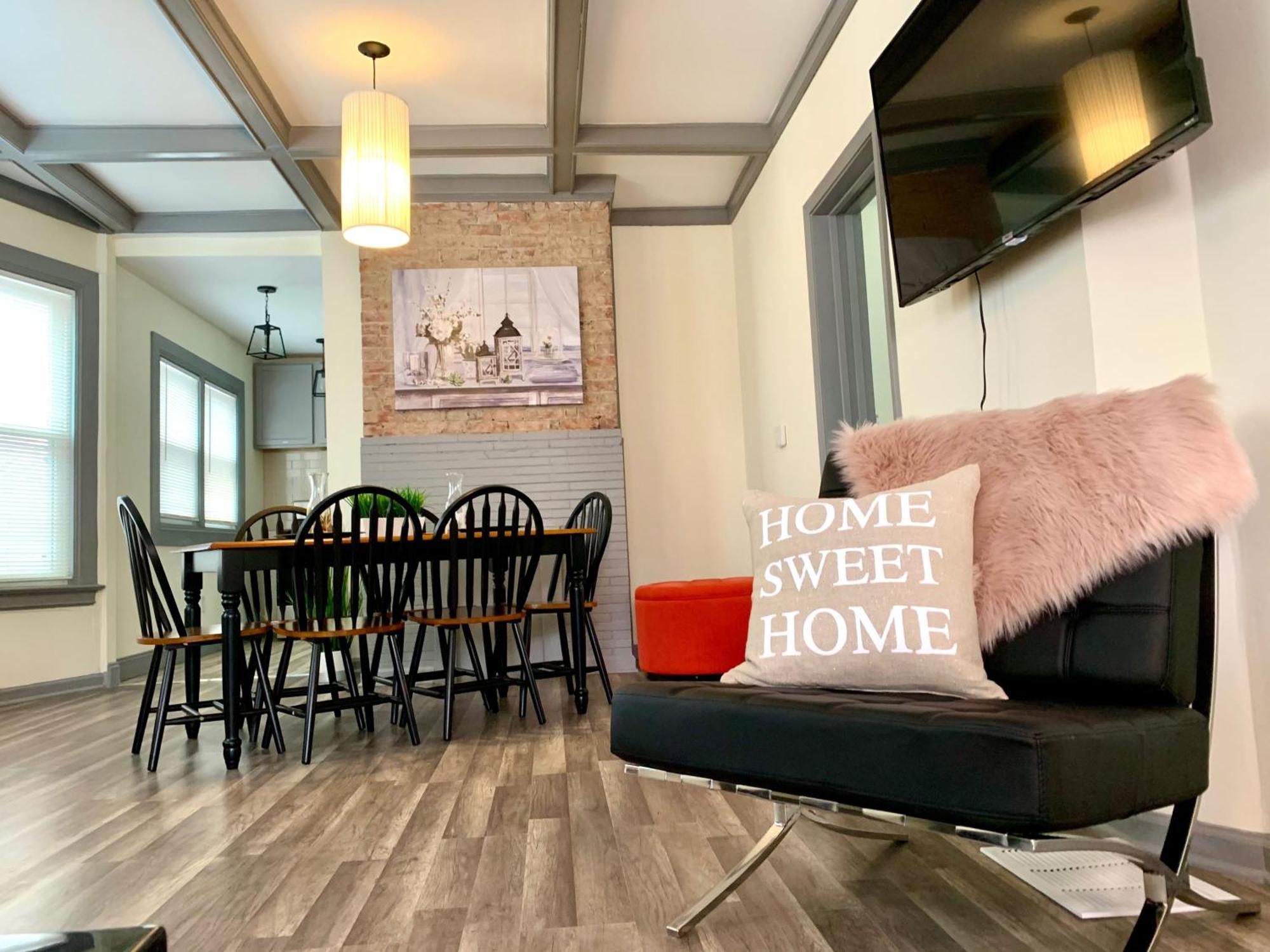 Hébergement de vacances Huge 6Br Home , Modern & Convenient *